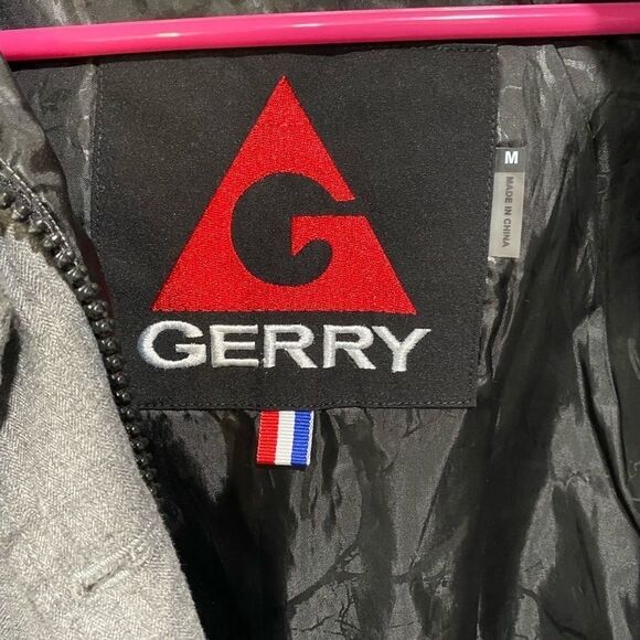 Gerry gray hooded winter coat size medium - Picture 6 of 7